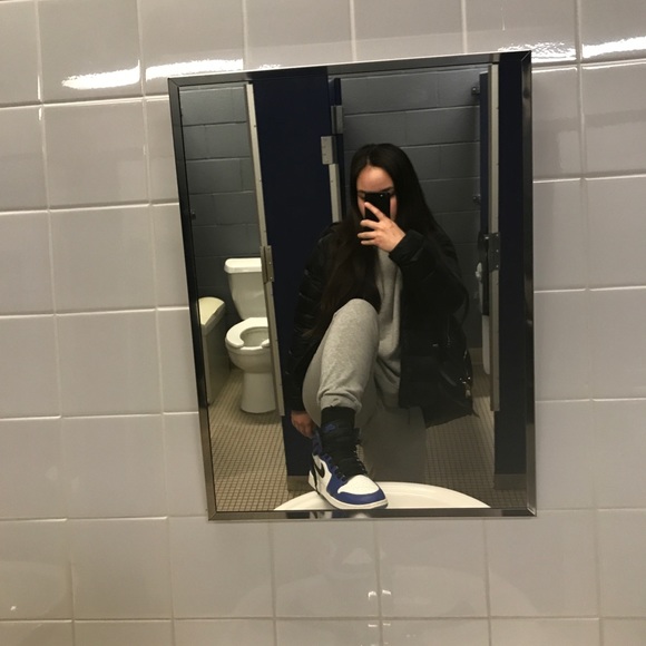 Meet your Posher, Emma - Picture 1 of 1